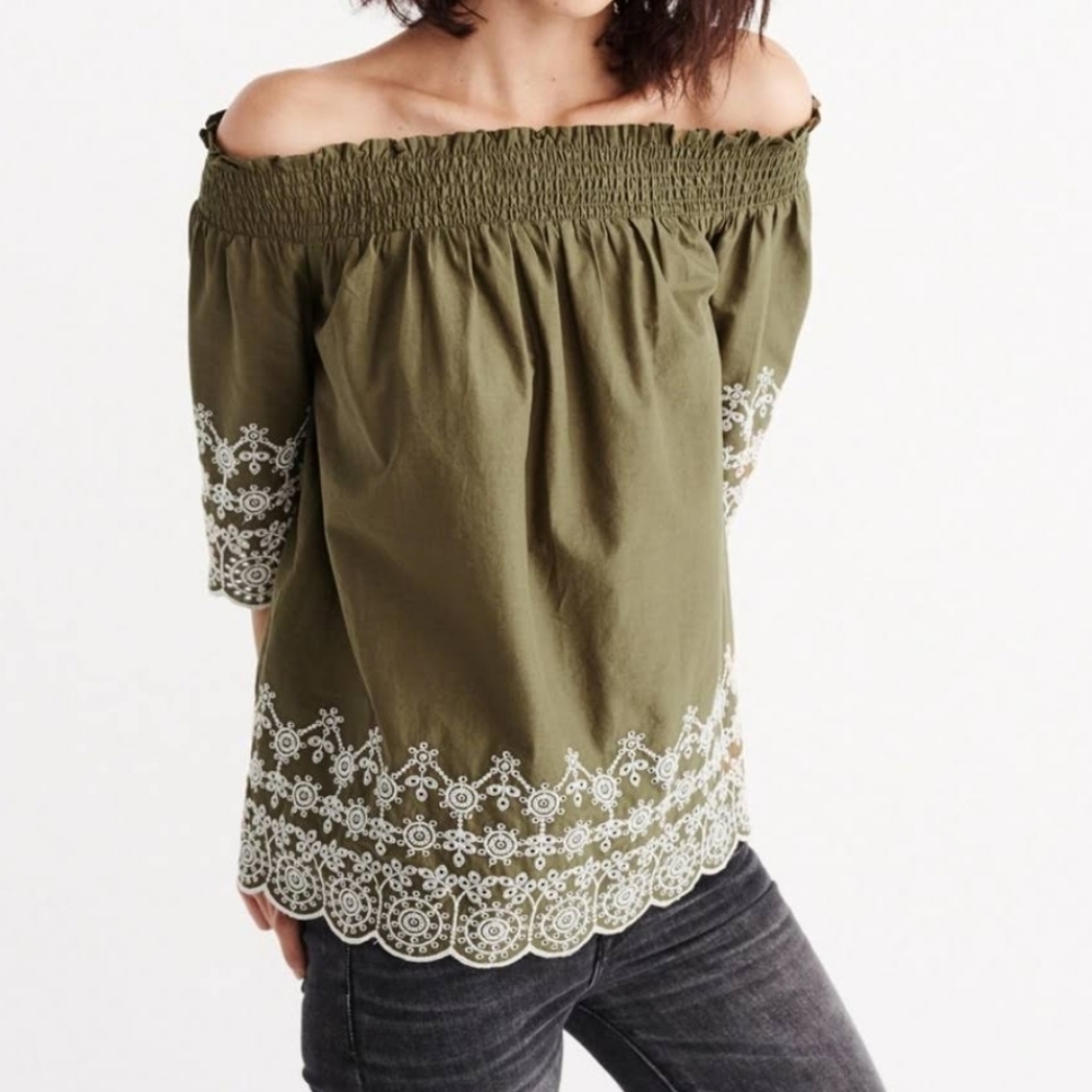 Abercrombie And Fitch Off Shoulder Blouse
